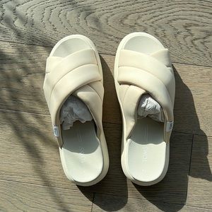 Tom’s Alpargata Mallow Platform Sandals (Size 7)